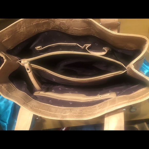 Kenneth Cole Bag - Picture 4 of 5